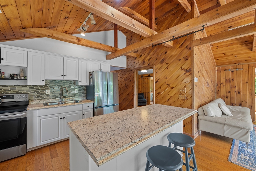 21 Carrier Lane Sutton, MA 01590 - Photo 13 of 42