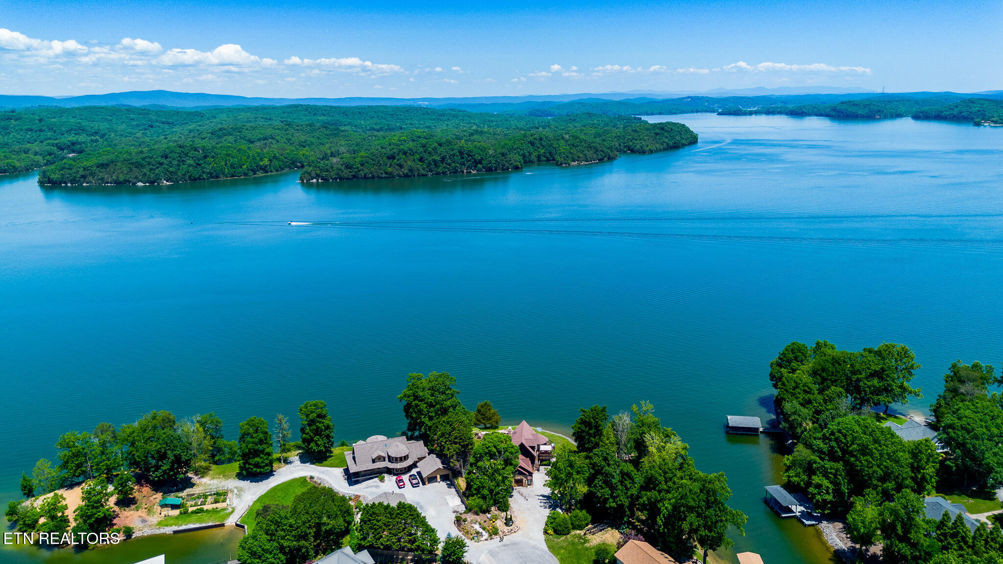 114 Chickasaw Point Ten Mile, TN 37880 - Photo 3 of 60 DJI_0605-HDR