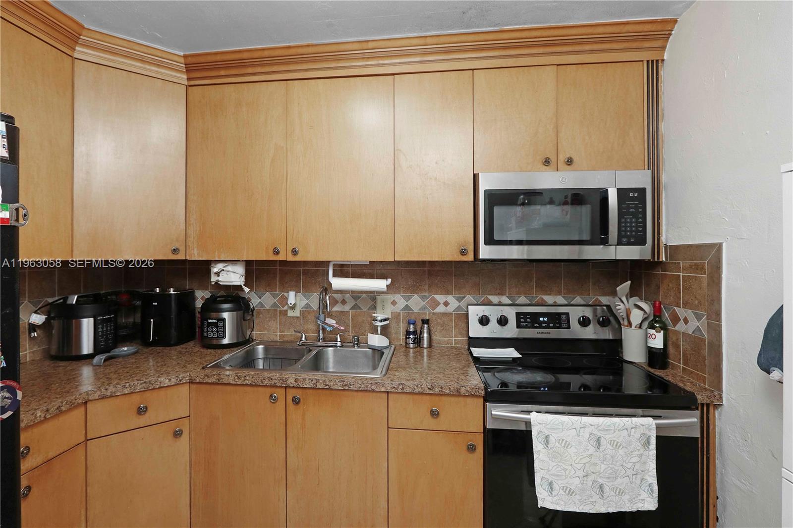 1275 West 35th Street, Unit 45B Hialeah, FL 33012 - Photo 6 of 32