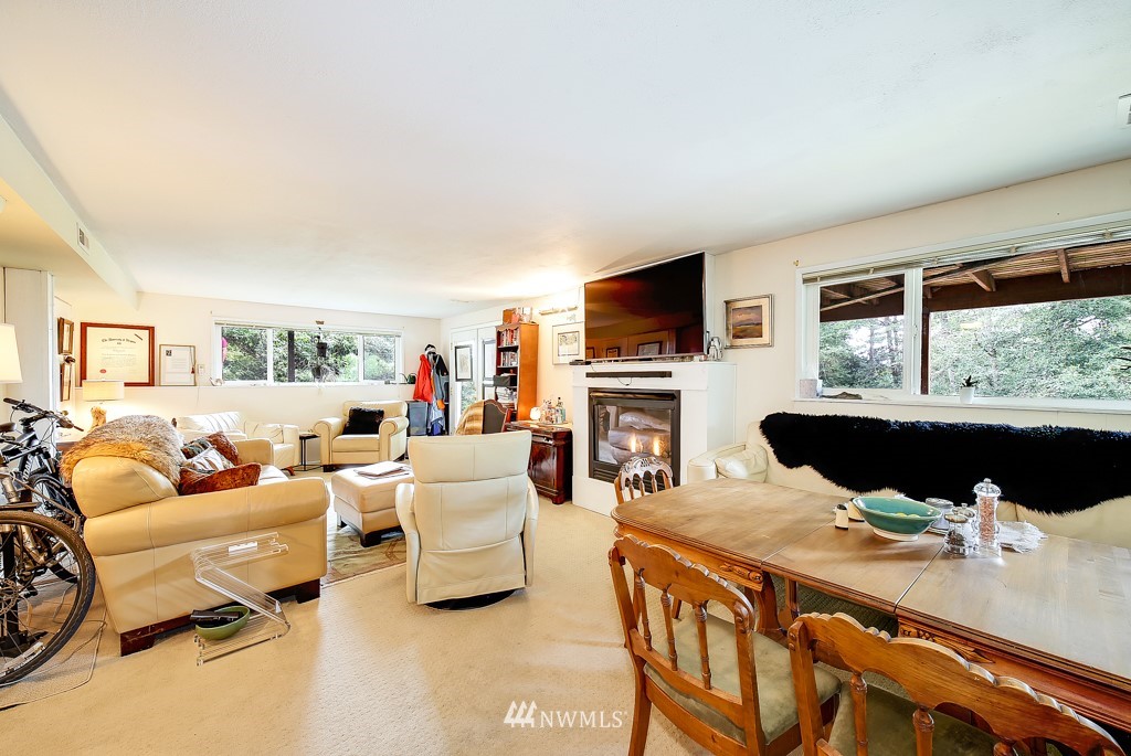 10503 Southwest Cowan Road Vashon, WA 98070 - Photo 14 of 19 Gallery Image 14