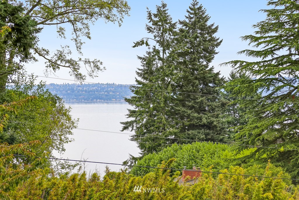 10503 Southwest Cowan Road Vashon, WA 98070 - Photo 17 of 19 Gallery Image 17
