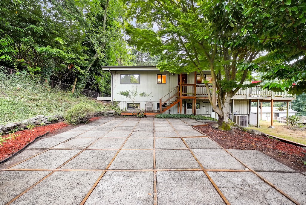 10503 Southwest Cowan Road Vashon, WA 98070 - Photo 18 of 19 Gallery Image 18