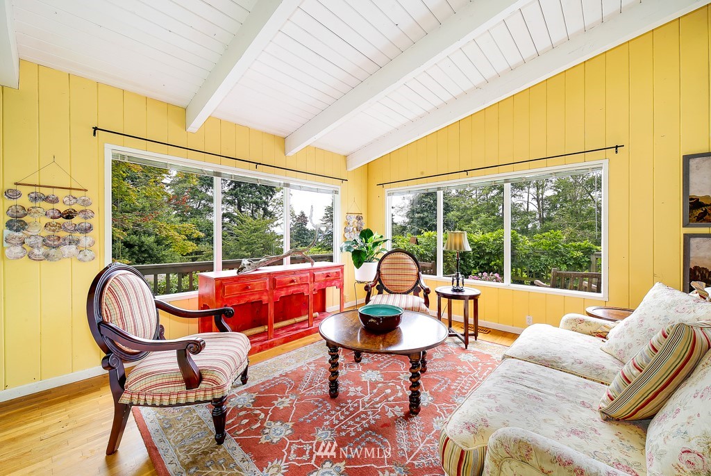10503 Southwest Cowan Road Vashon, WA 98070 - Photo 5 of 19 Gallery Image 5