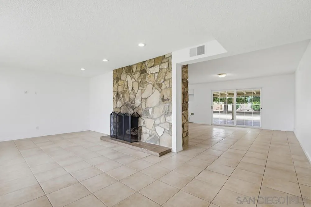 12838 Montauk Street Poway, CA 92064 - Photo 21 of 31 Living Room