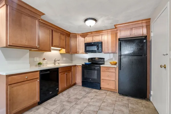 $2,400 | 1105 Lexington Street, Unit 41, Waltham, MA 02452