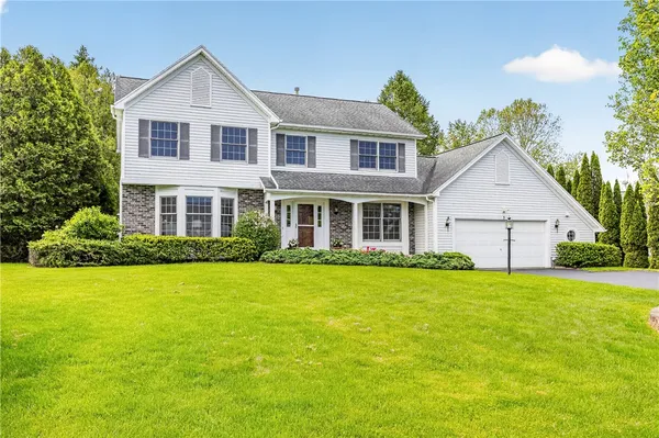 $549,900 | 5 Fresh Meadow Run, Perinton, NY 14526