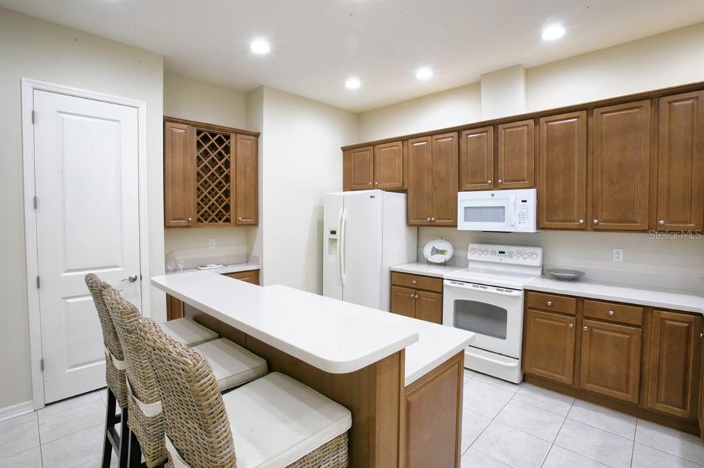 7321 Emma Road Bradenton, FL 34209 - Photo 14 of 49