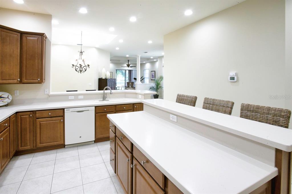 7321 Emma Road Bradenton, FL 34209 - Photo 16 of 49