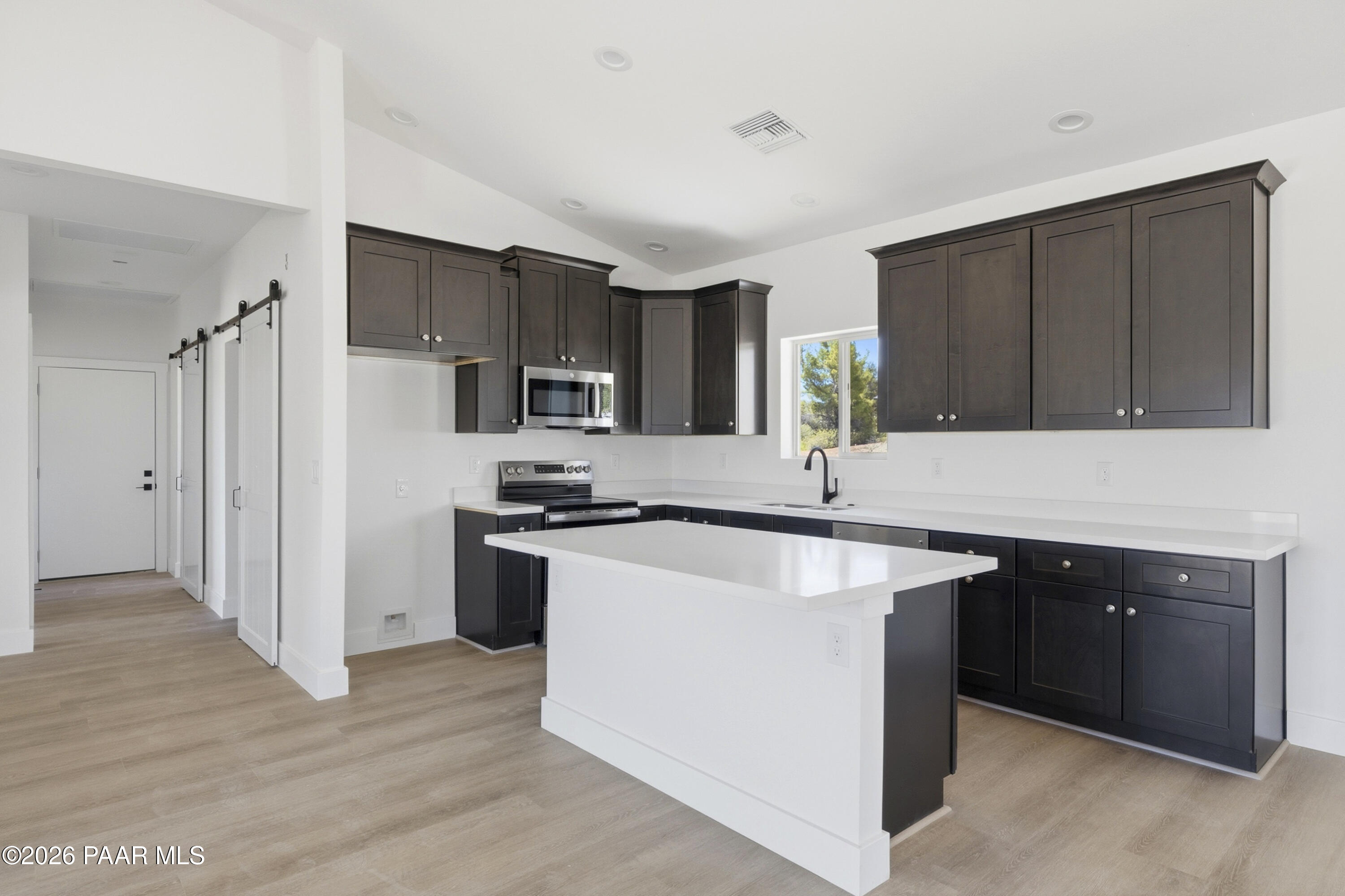 13650 East Soleil Down Road Mayer, AZ 86333 - Photo 13 of 45 21-Kitchen