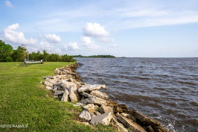 $385,000 | 4998 Airhart Road, Unit A, Lake Charles, LA 70605