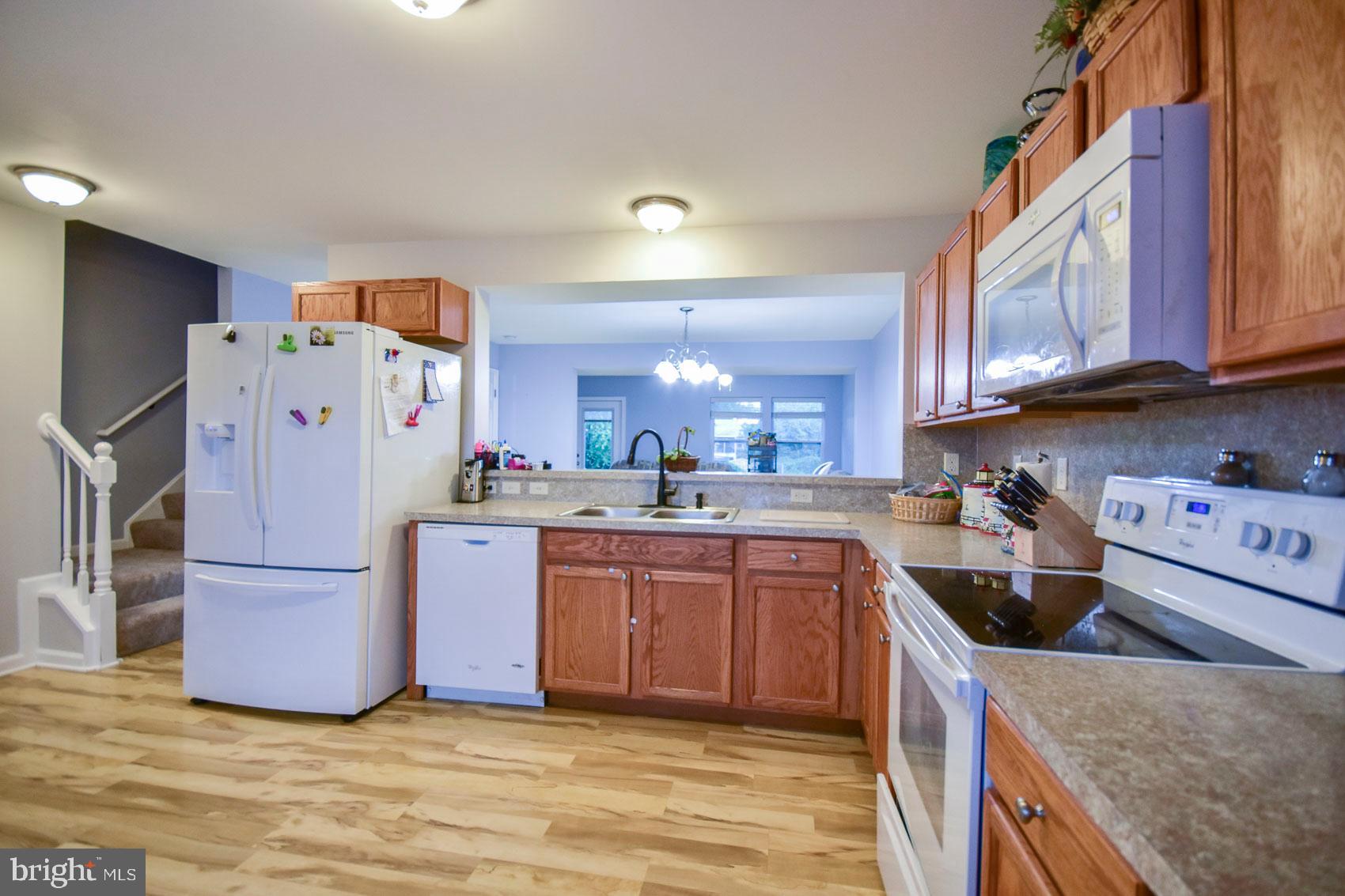 417 East 6th Avenue Ranson, WV 25438 - Photo 4 of 47