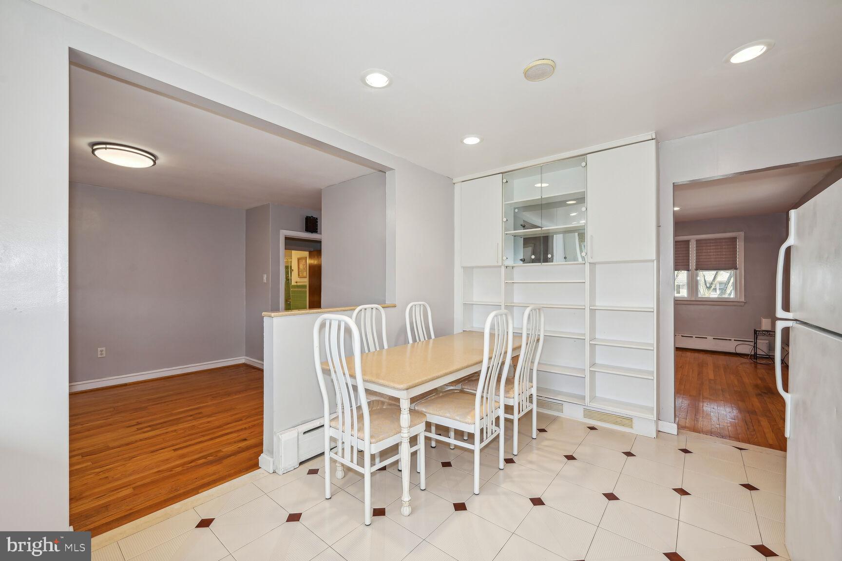 239 Gibbsboro Road Clementon, NJ 08021 - Photo 13 of 25 Custom Table, Chairs, Wall Unit