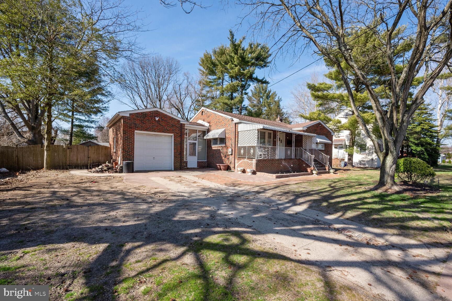 239 Gibbsboro Road Clementon, NJ 08021 - Photo 2 of 25 Lots of Parking Front