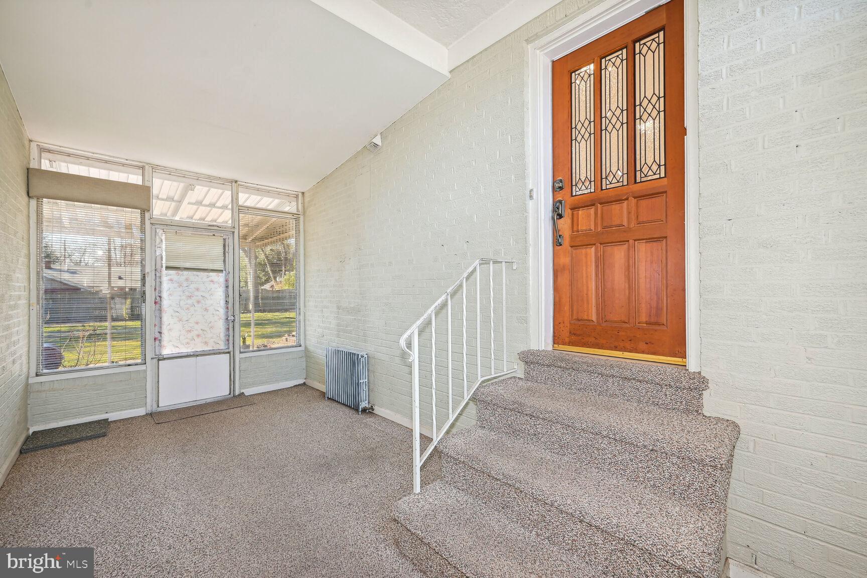 239 Gibbsboro Road Clementon, NJ 08021 - Photo 22 of 25 Great Open Breezeway