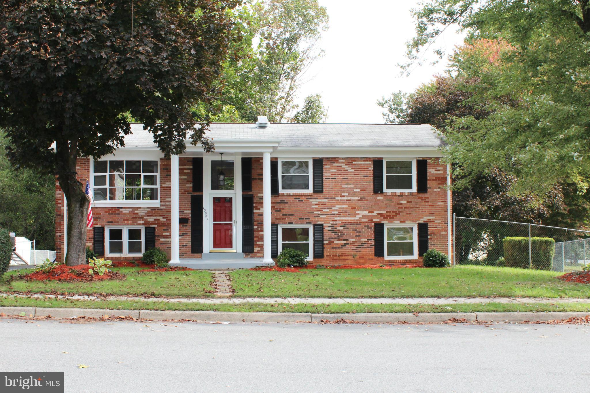 13827 Gilbert Road Woodbridge, VA 22193 - Photo 1 of 30 Exterior (Front)