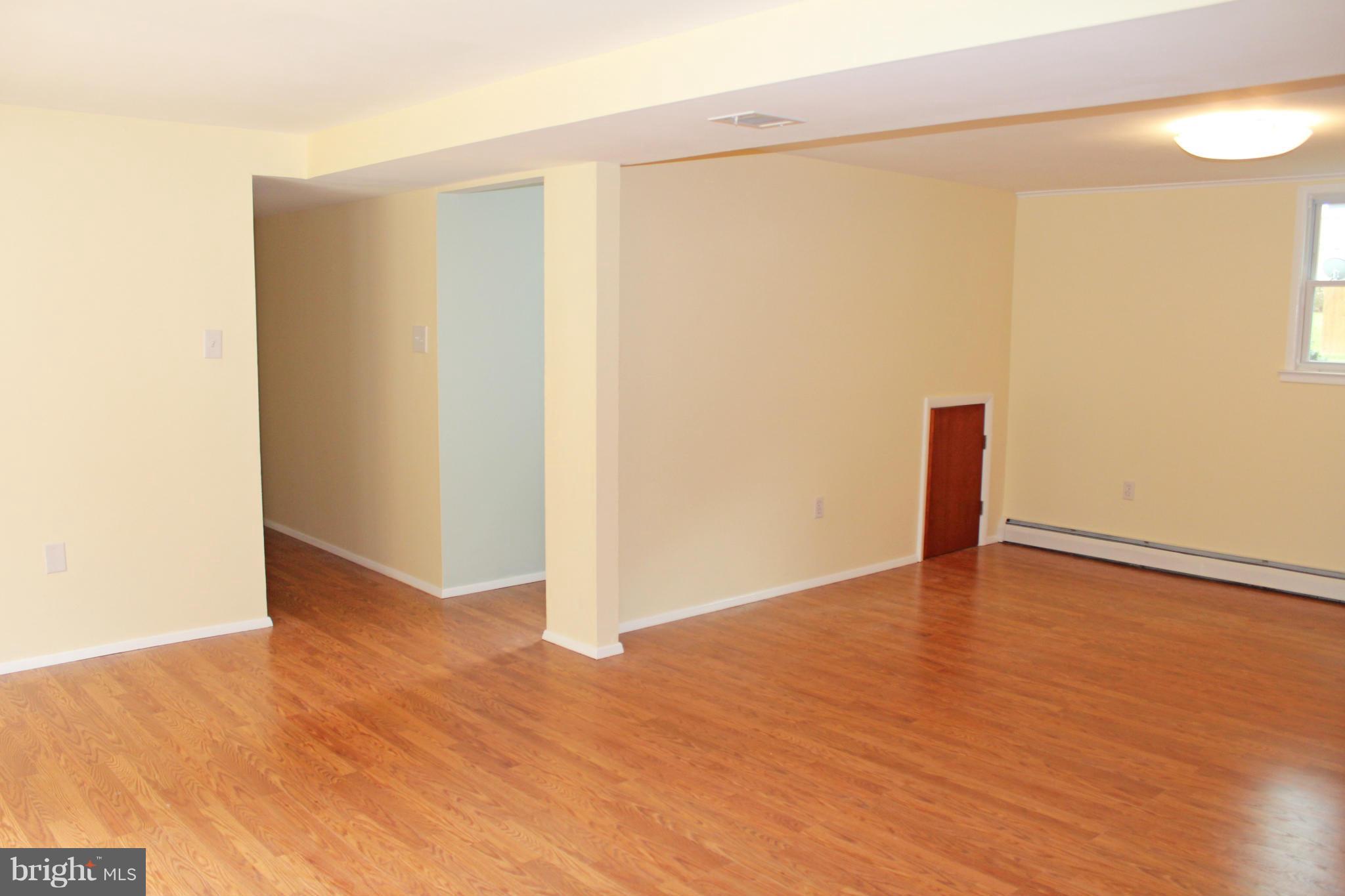 13827 Gilbert Road Woodbridge, VA 22193 - Photo 19 of 30 Family Room