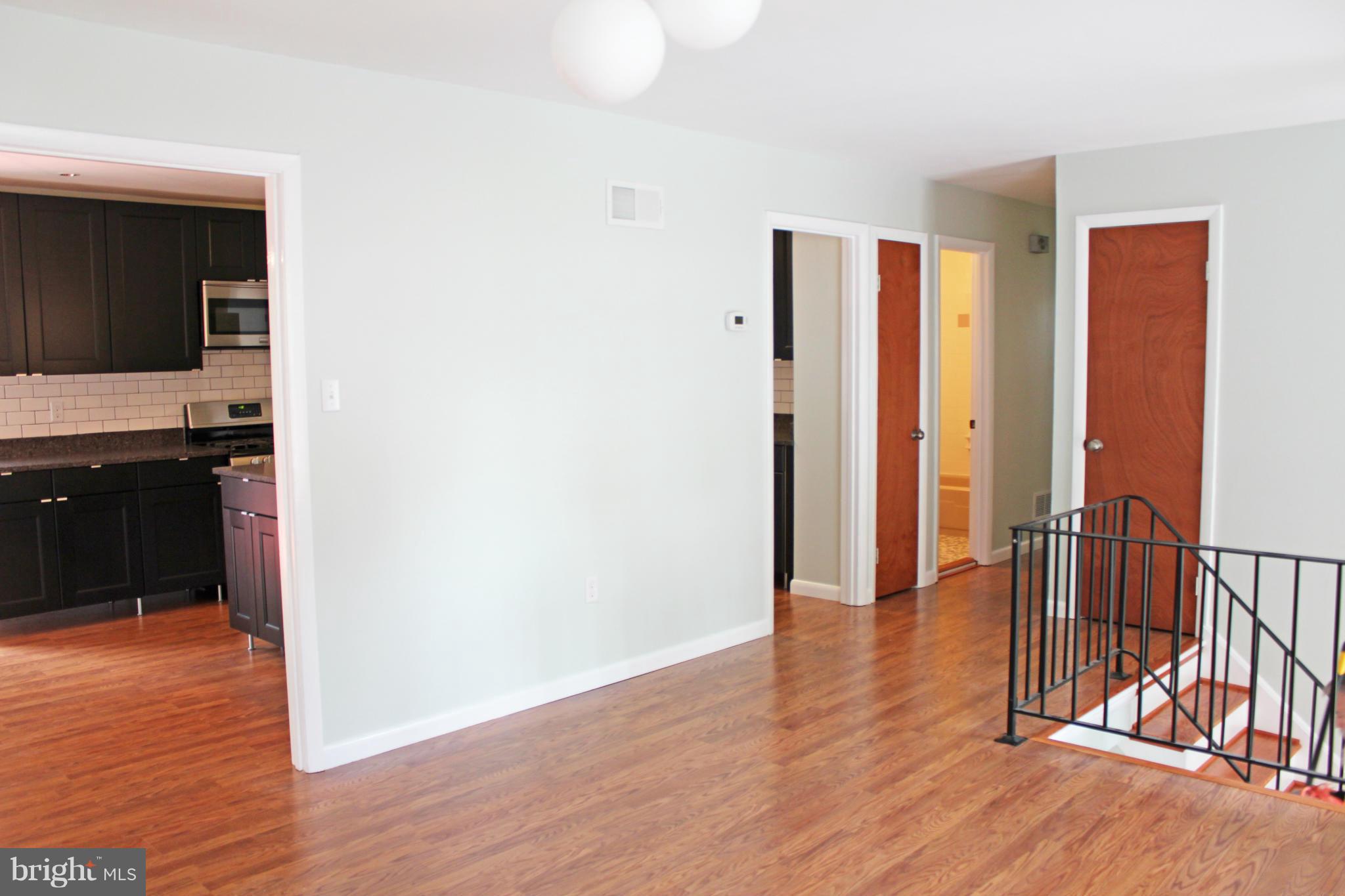 13827 Gilbert Road Woodbridge, VA 22193 - Photo 5 of 30 Living Room