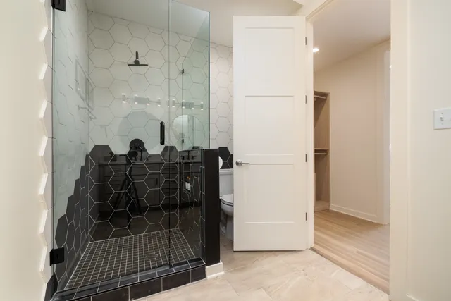 $3,700 | 2244 Young Avenue, Memphis, TN 38104