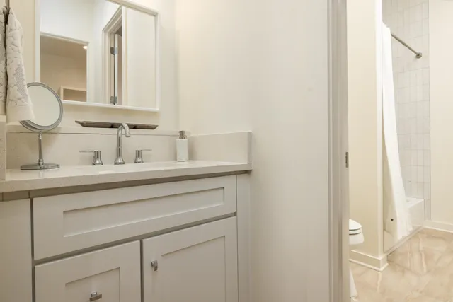 $3,700 | 2244 Young Avenue, Memphis, TN 38104