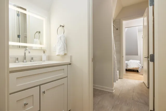 $3,700 | 2244 Young Avenue, Memphis, TN 38104