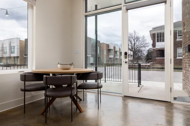 $3,700 | 2244 Young Avenue, Memphis, TN 38104