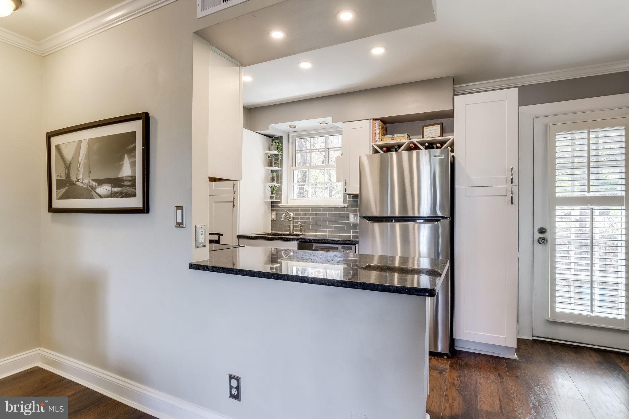 4648 28th Road South, Unit C Arlington, VA 22206 - Photo 11 of 44 Renovated and open kitchen