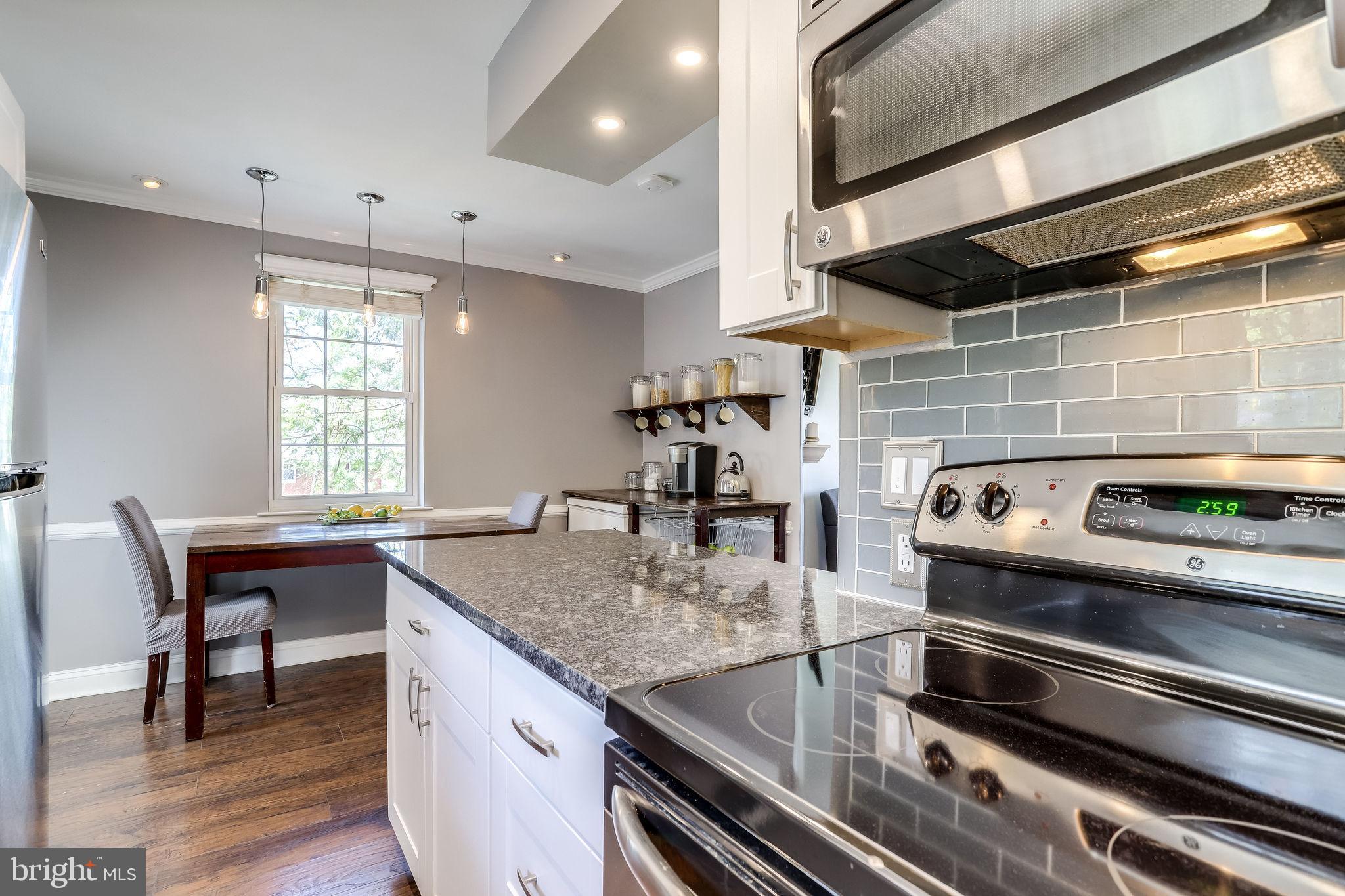 4648 28th Road South, Unit C Arlington, VA 22206 - Photo 16 of 44 Chic tile backsplash