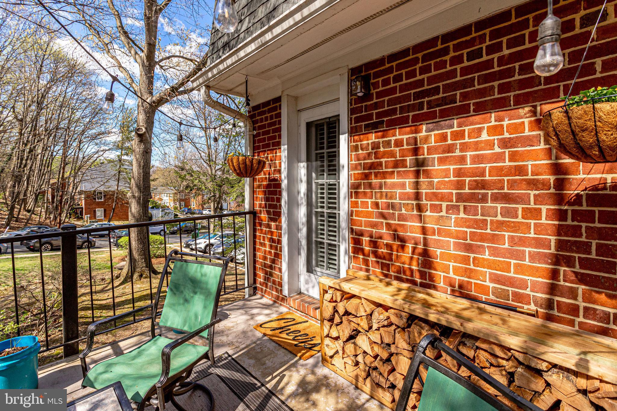 4648 28th Road South, Unit C Arlington, VA 22206 - Photo 18 of 44 Large corner outdoor balcony