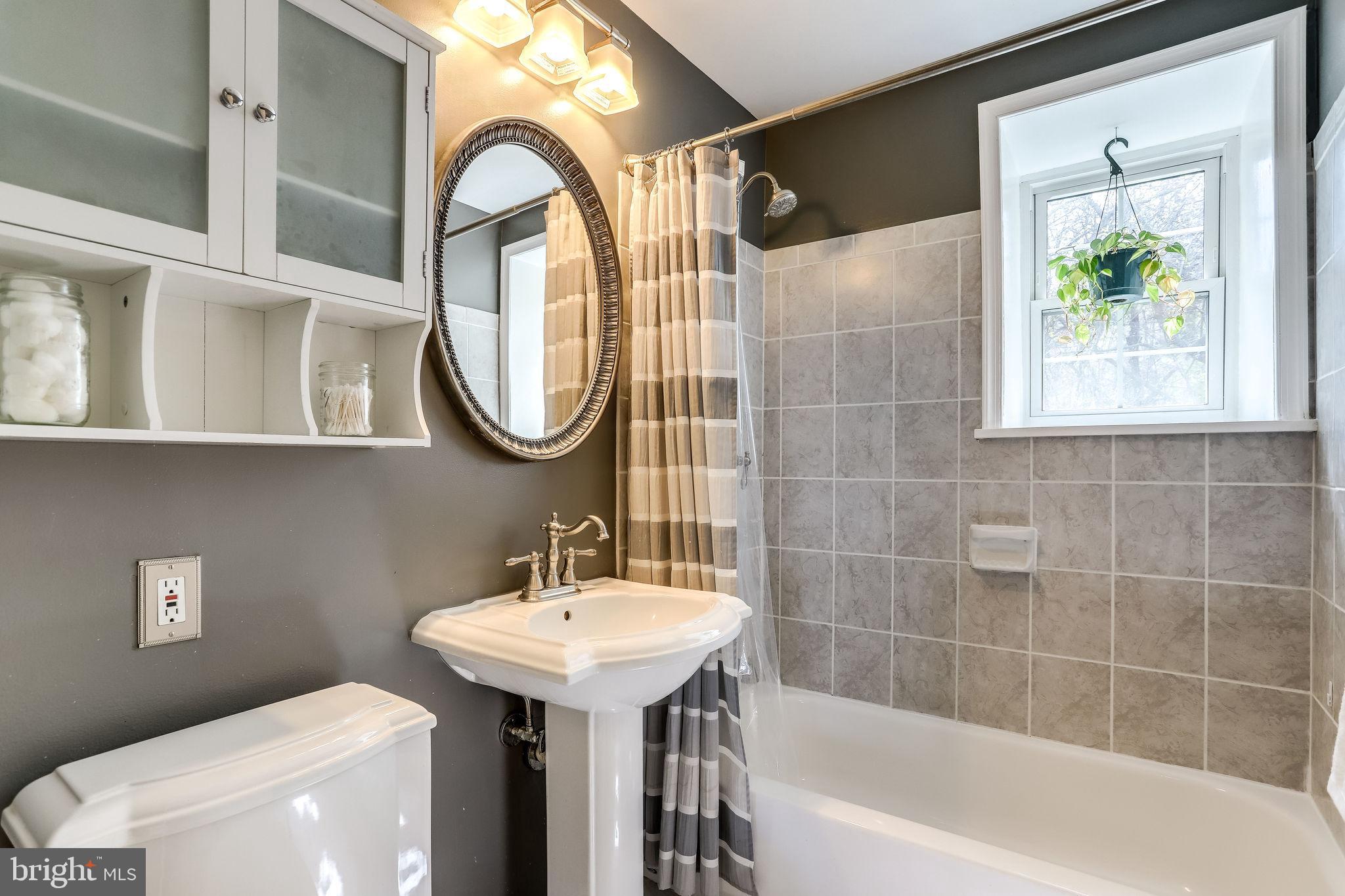 4648 28th Road South, Unit C Arlington, VA 22206 - Photo 31 of 44 Updated tile bathroom