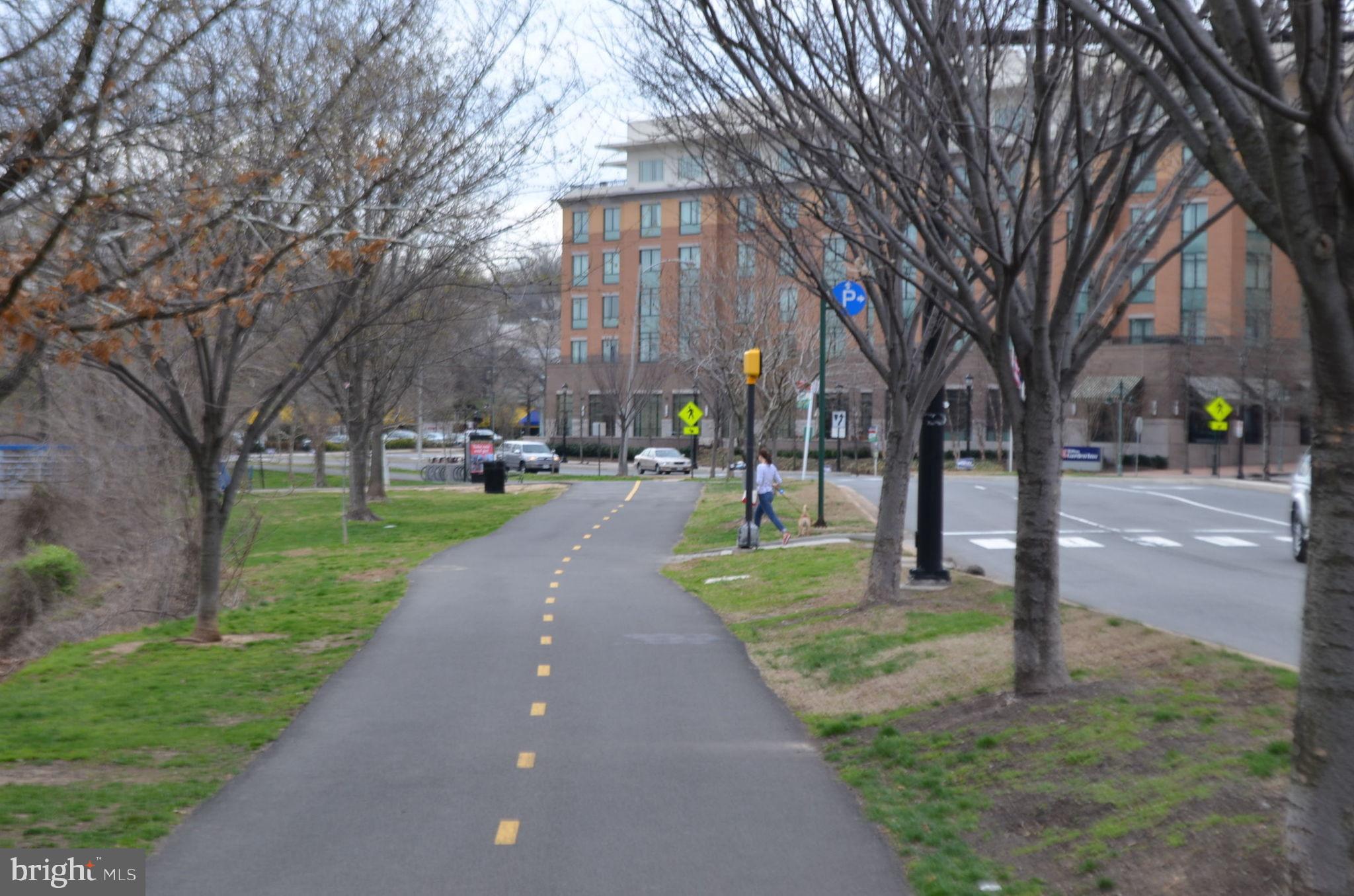 4648 28th Road South, Unit C Arlington, VA 22206 - Photo 42 of 44 Neighborhood trails