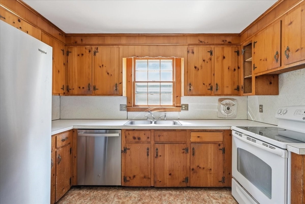 8 Paolo Road Hingham, MA 02043 - Photo 3 of 26