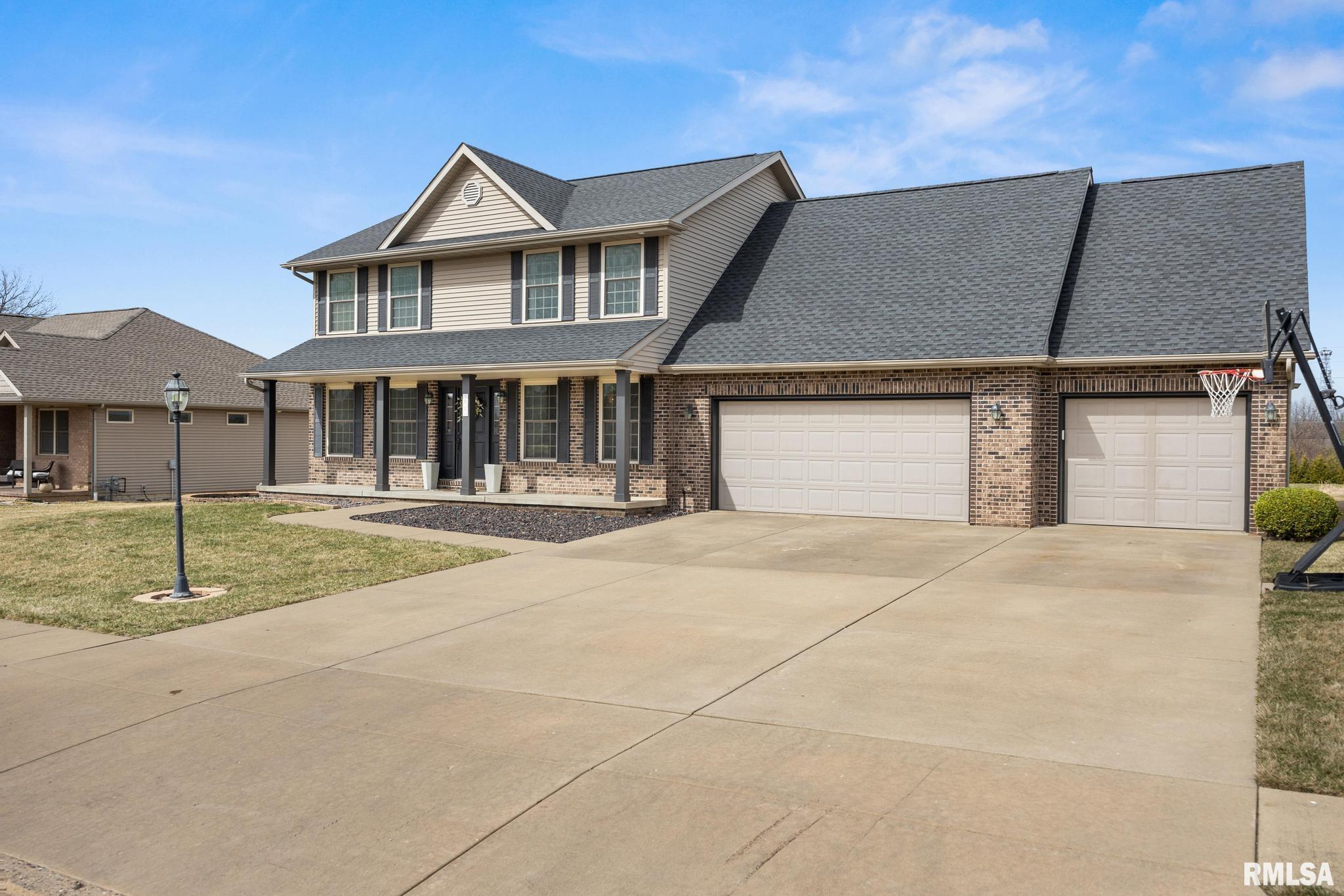 200 Pinehurst Lane Washington, IL 61571 - Photo 4 of 42