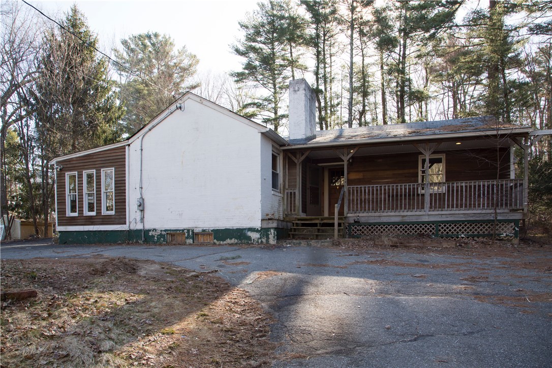 182 Chopmist Hill Road Glocester, RI 02814 - Photo 14 of 15 Gallery Image 14