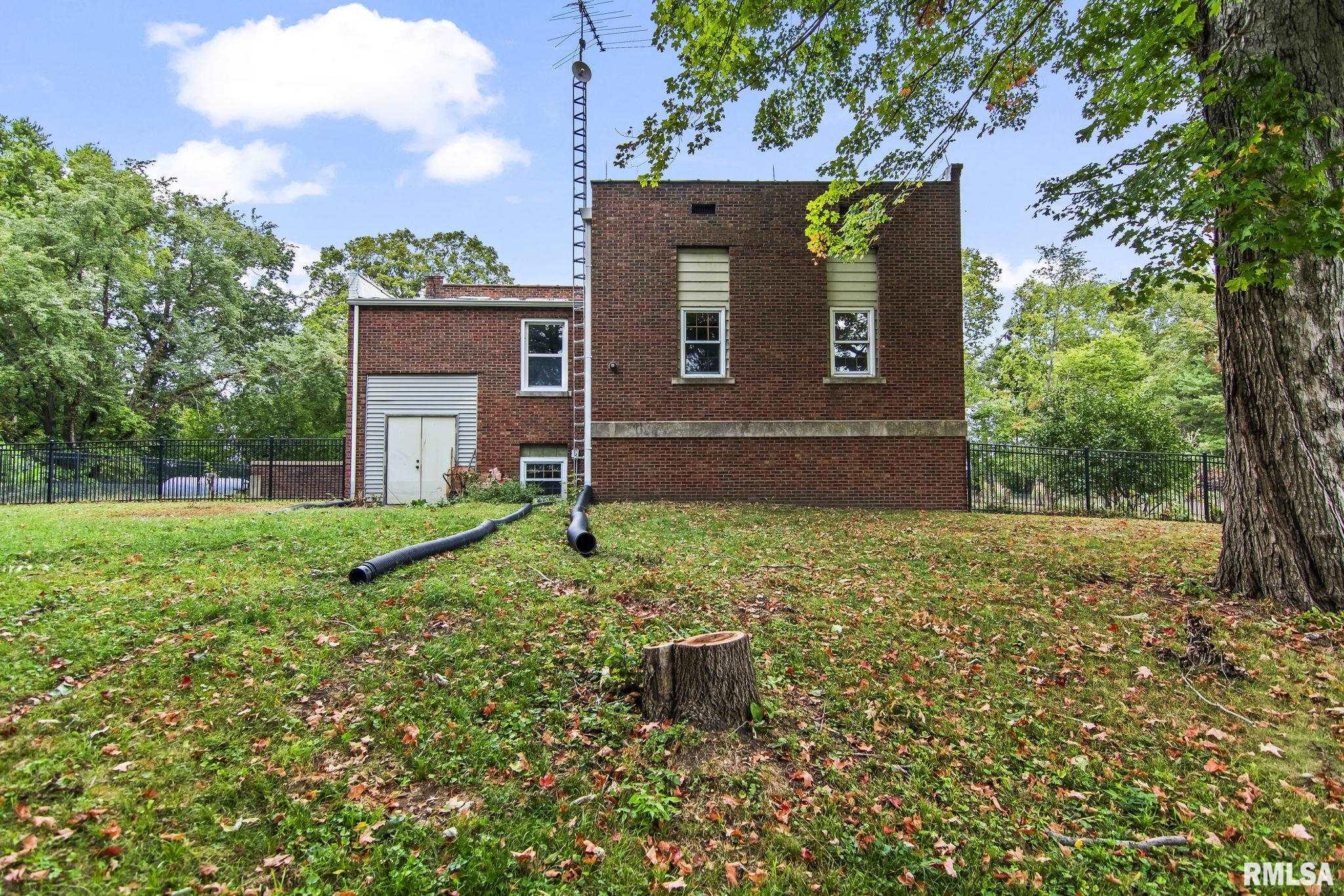 24539 Indian Point Avenue Athens, IL 62613 - Photo 47 of 62 Gallery Image 47