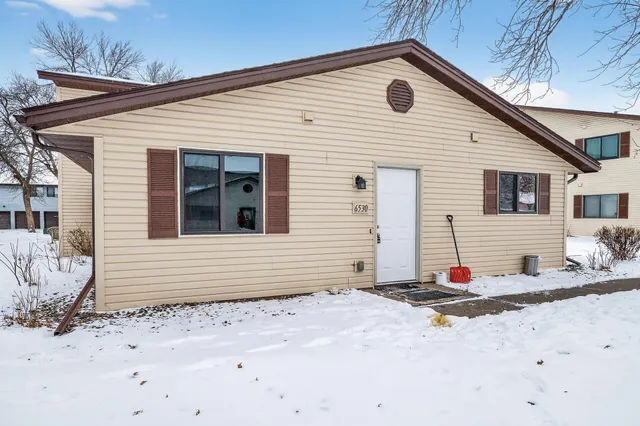 $149,900 | 6530 83rd Court North, Brooklyn Park, MN 55445