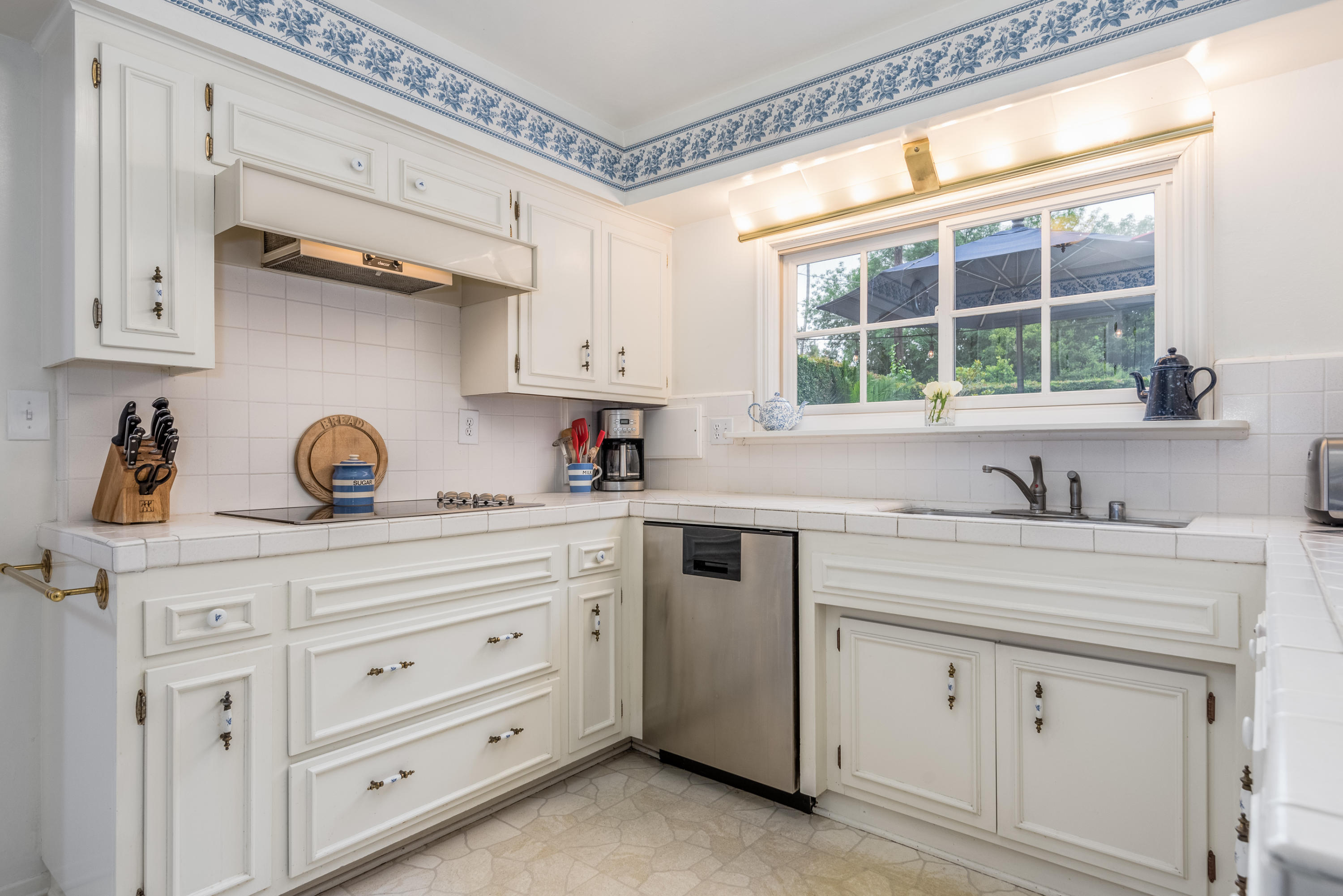 3735 Foothill Road Santa Barbara, CA 93105 - Photo 13 of 23 Kitchen