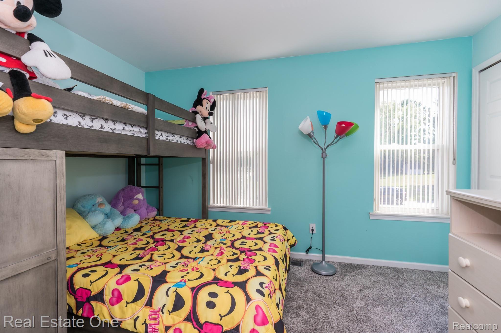 523 Whitney Drive Rochester, MI 48307 - Photo 26 of 34 Whitney MLS-W025.jpg