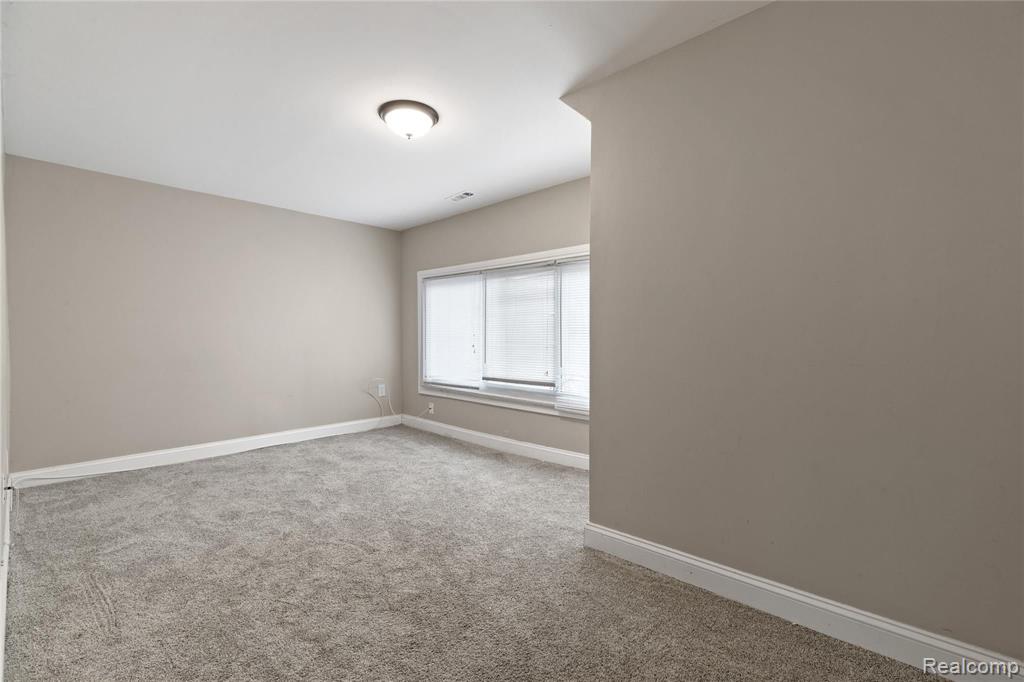 3371 York Road Rochester Hills, MI 48309 - Photo 9 of 38