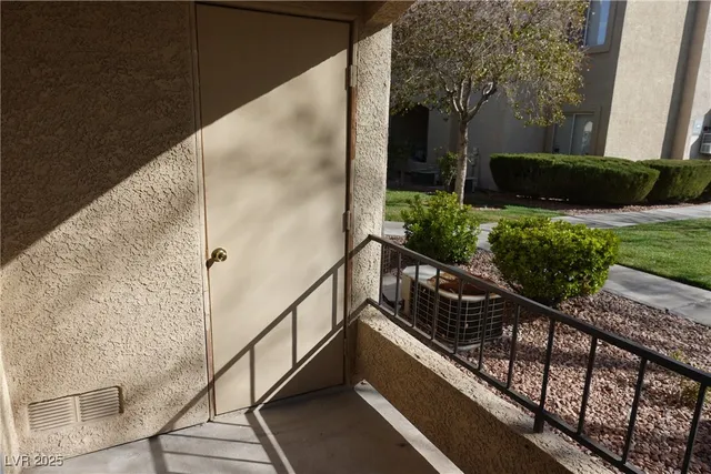 $1,300 | 7885 West Flamingo Road, Unit 1024, Las Vegas, NV 89147