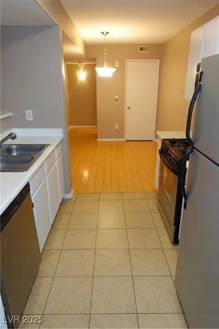 $1,300 | 7885 West Flamingo Road, Unit 1024, Las Vegas, NV 89147