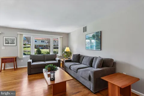 $725,000 | 22 Cullinan Drive, Gaithersburg, MD 20878