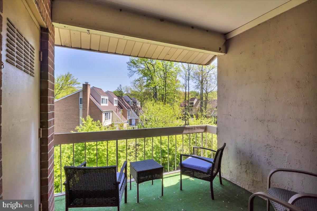 117 Echelon Road Voorhees, NJ 08043 - Photo 19 of 21 a room with furniture and a window