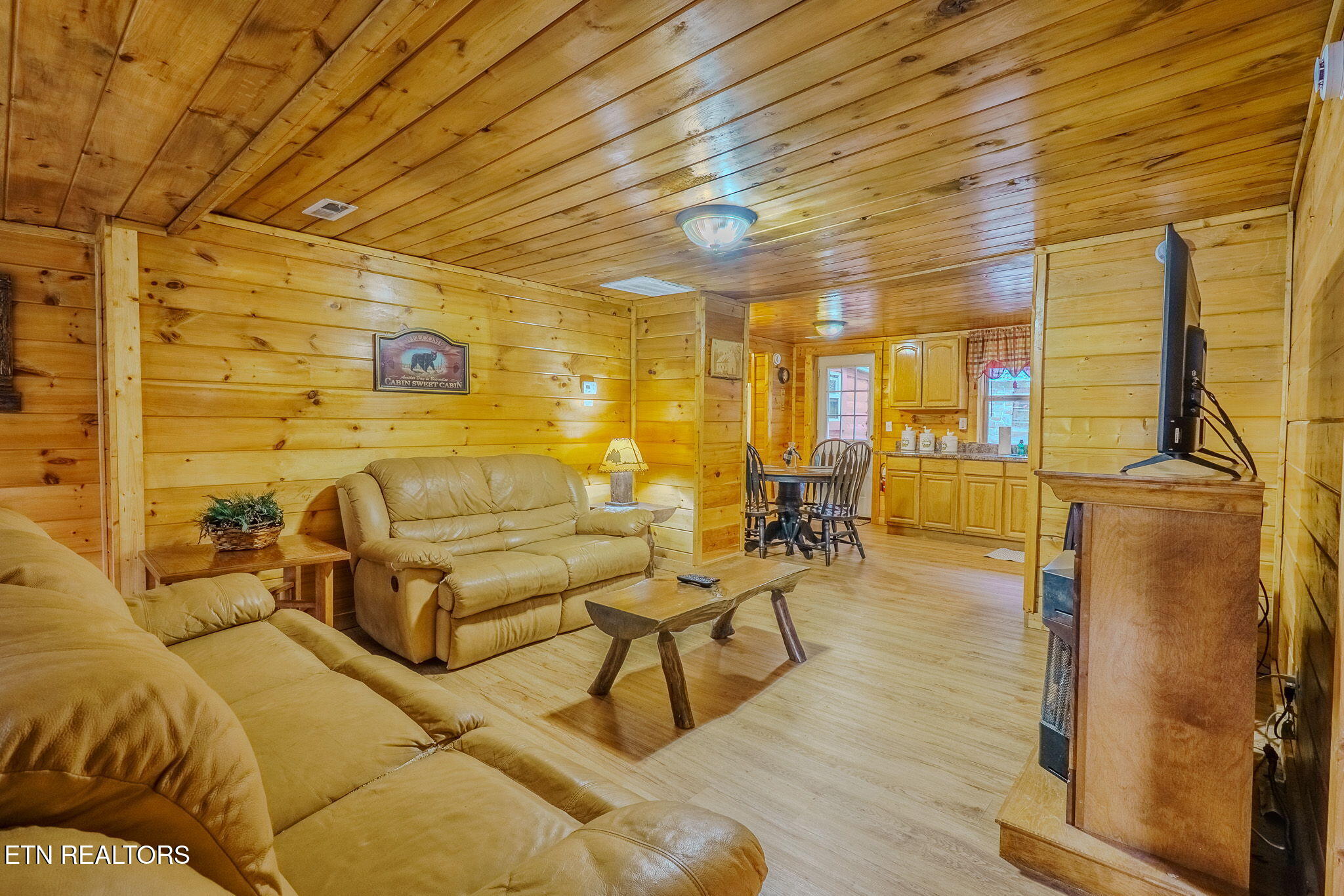 1321 Wears Valley Road Townsend, TN 37882 - Photo 3 of 24 19-web-or-mls-_DSC3574-HDR