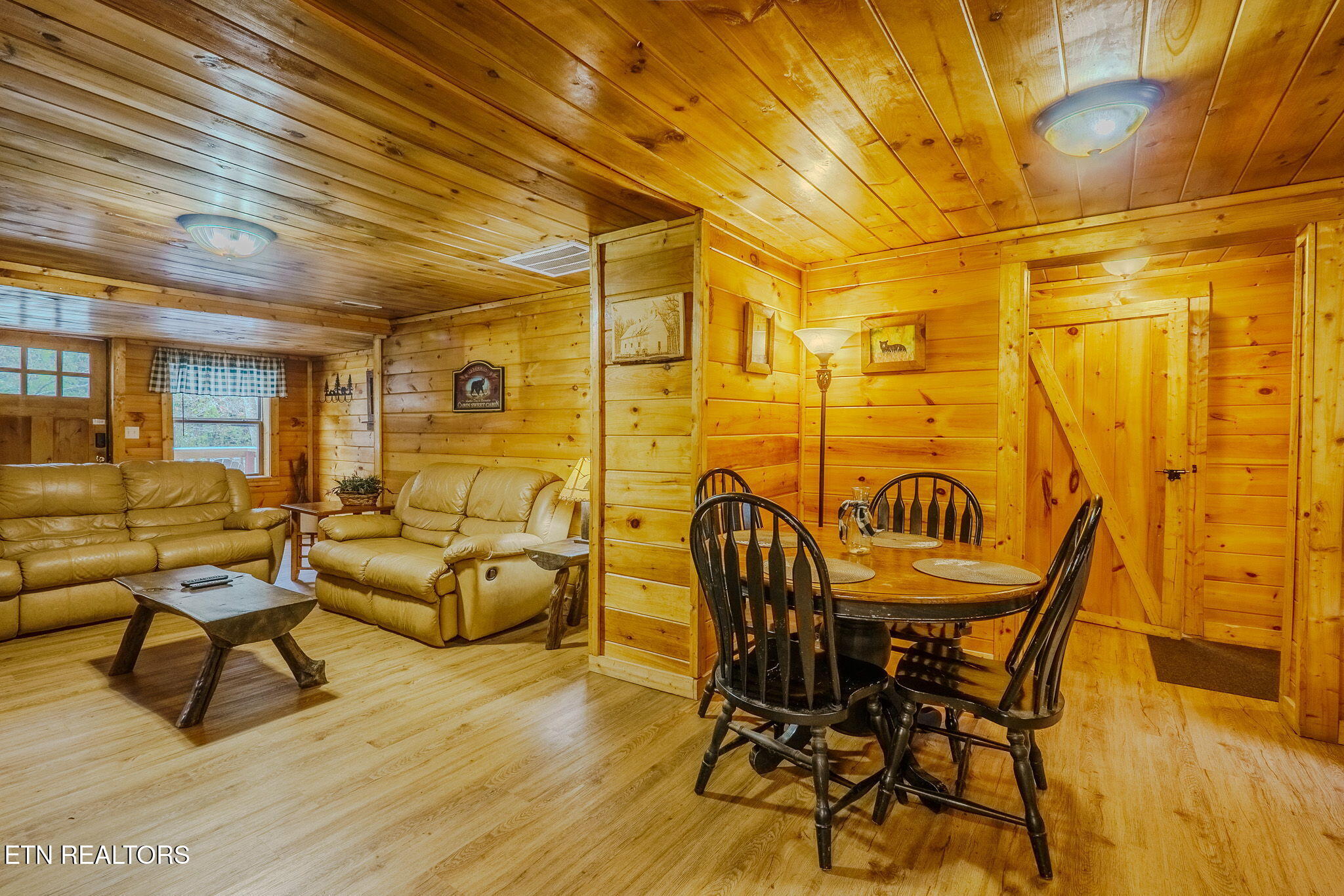 1321 Wears Valley Road Townsend, TN 37882 - Photo 5 of 24 22-web-or-mls-_DSC3624-HDR