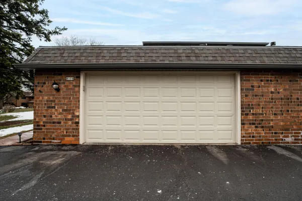 $319,900 | 8179 Forest Hills Circle, Franklin, WI 53132