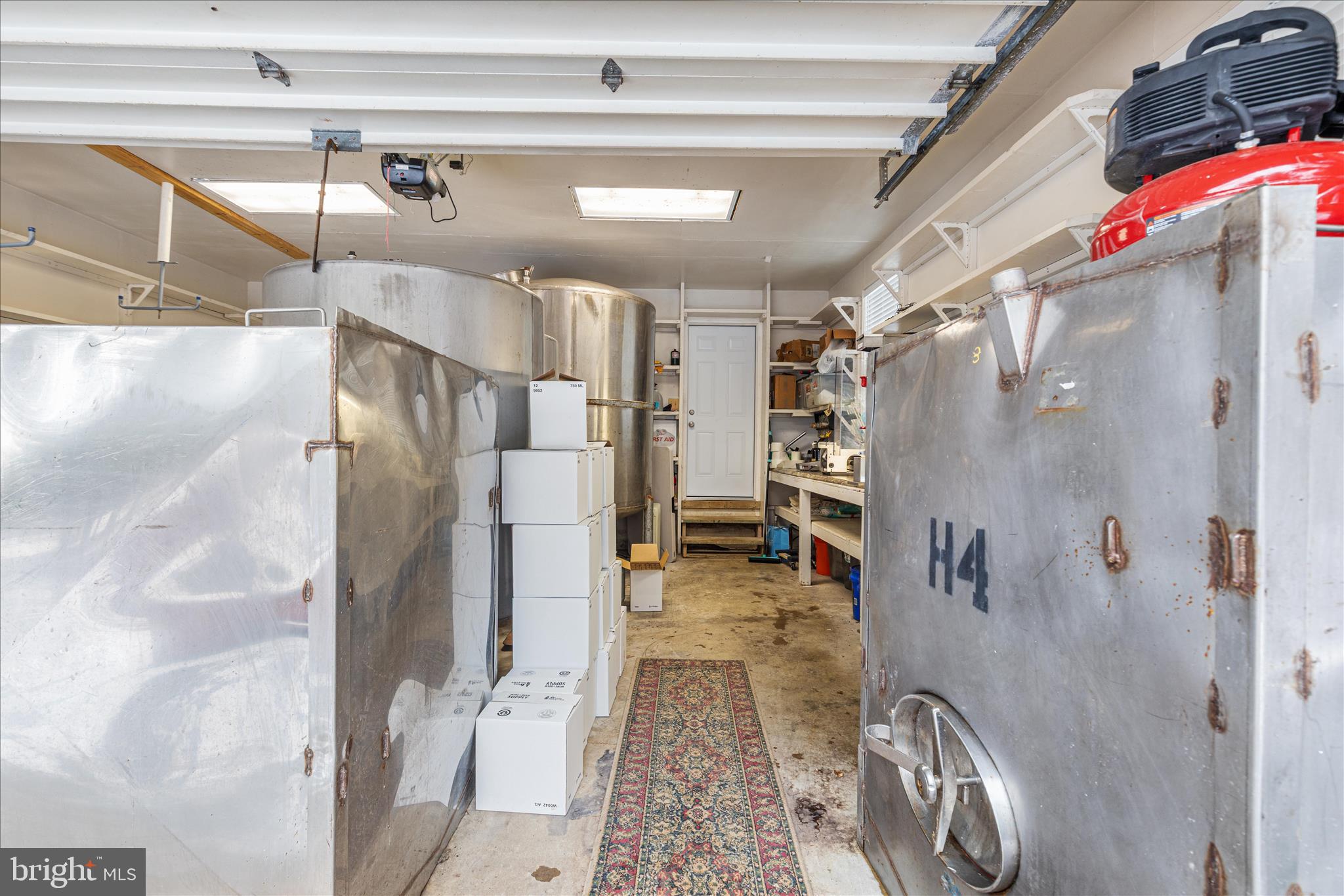 43301 Spinks Ferry Road Leesburg, VA 20176 - Photo 28 of 102 a bathroom with a shower and a mirror