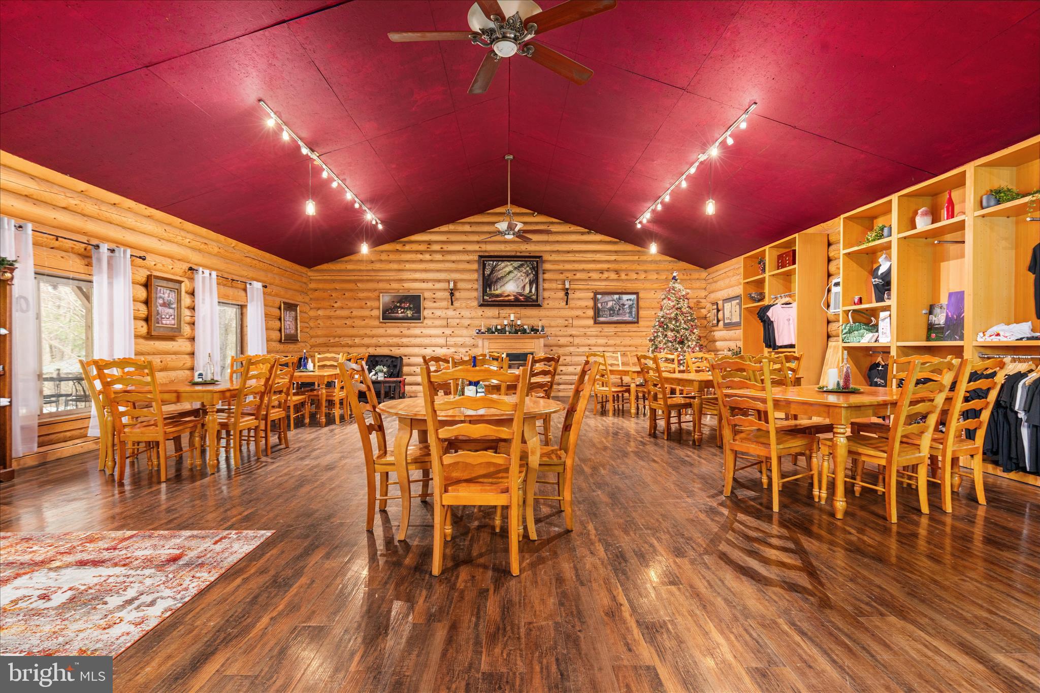 43301 Spinks Ferry Road Leesburg, VA 20176 - Photo 8 of 102 a dinning table and chairs in a patio