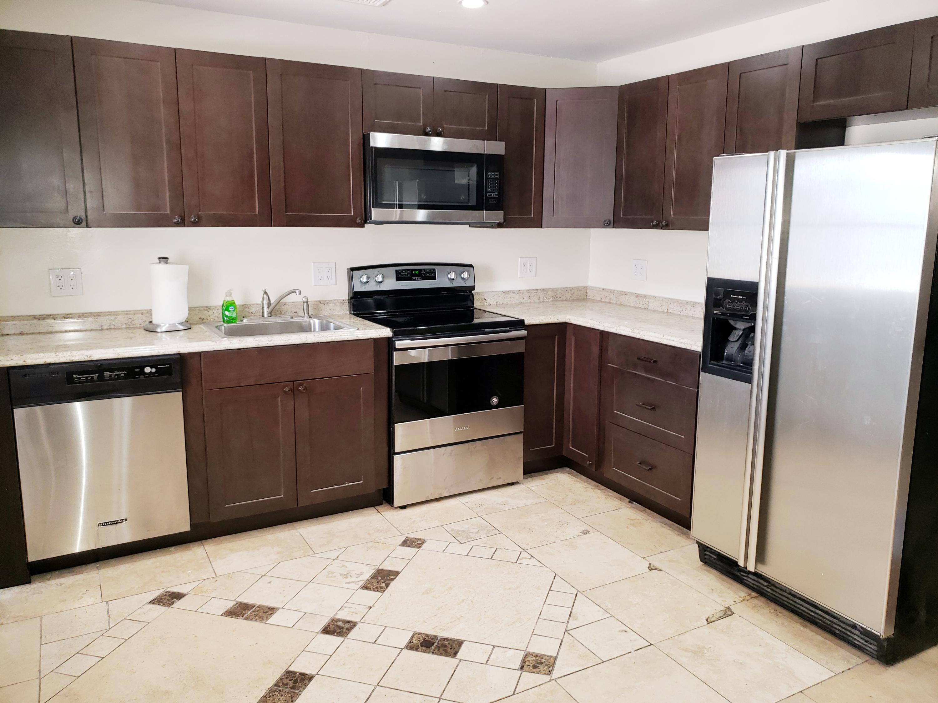 45 Cleveland Road Lake Worth, FL 33467 - Photo 4 of 12 20181117_111643