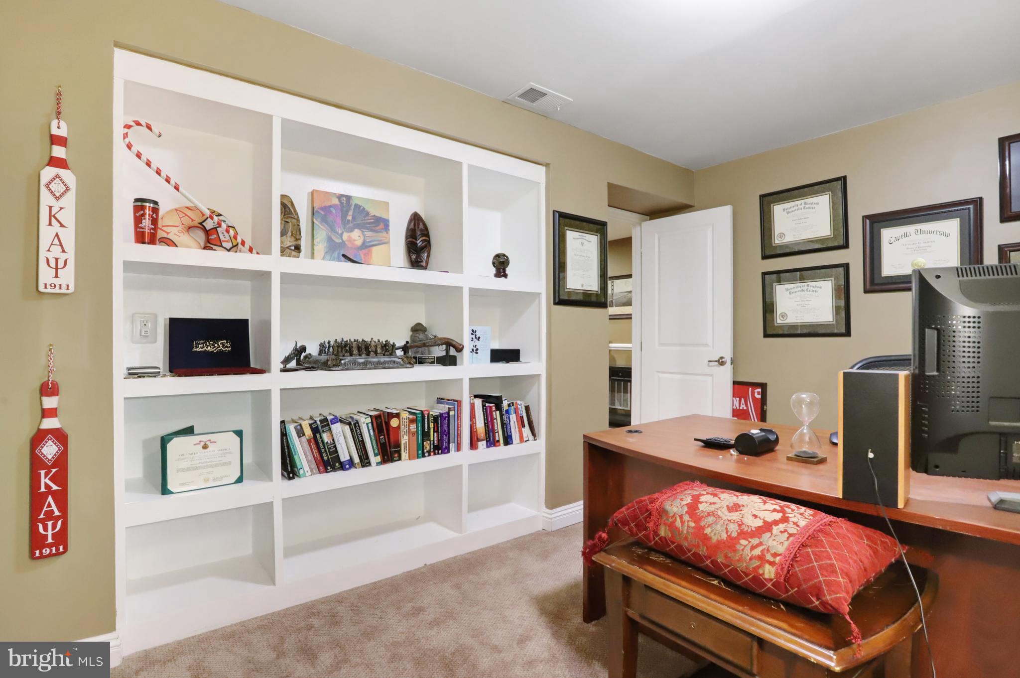 164 Mountain Laurel Boulevard Ranson, WV 25438 - Photo 43 of 51 Office space room w/built-ins