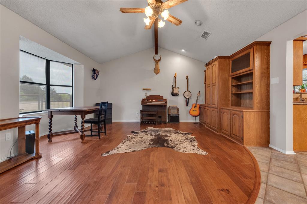 2321 County Road 2360 Decatur, TX 76234 - Photo 11 of 30